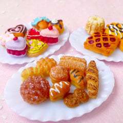 Dollhouse Plate Charms in Oval Shape (60mm x 45mm / 4 pcs / White) DIY Kawaii Miniature Food Cute Whimsical Jewellery Charms Making MC30