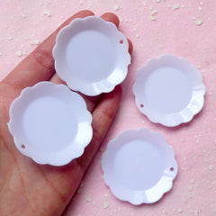 Miniature Plate Charms in Flower Shape (45mm / 4 pcs / White / Flat Back) Cute Dollhouse Food DIY Kitsch Jewelry Kawaii Scrapbooking MC32