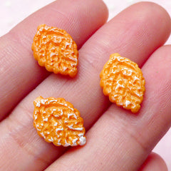 Doll Food Cabochon / Dollhouse Sugar Cookie Cabochon in Leaf Shape (3pcs / 9mm x 14mm) Kawaii Miniature Sweets Teeny Mini Biscuit FCAB213