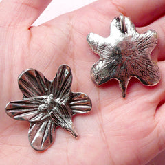 Big Flower Lily Charms (2pcs) (28mm x 32mm / Tibetan Silver) Floral Metal Findings Pendant Bracelet Earrings Zipper Pulls Keychains CHM650