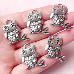 CLEARANCE Owl On A Branch Charms (5pcs) (21mm x 24mm / Tibetan Silver) Animal Bird Findings Pendant Bracelet Earrings Zipper Pulls Keychain CHM696