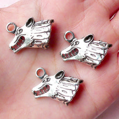 3D Wolf Head Charm (3pcs) (24mm x 16mm / Tibetan Silver / 2 Sided) Animal Charms DIY Pendant Bracelet Earrings Zipper Pulls Keychains CHM796