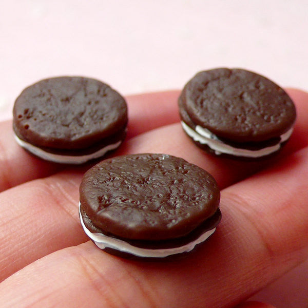 Cream Filled Chocolate Sandwich Cookie Cabochon (3pcs / 16mm / Flat Back) Kawaii Dollhouse Miniature Biscuit Faux Sweets Decoden FCAB249