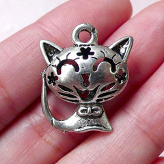Kawaii Kitty Charm / Cute Cat Charms (1 piece / 22mm x 24mm / Tibetan Silver / 2 Sided) Hollow Animal Pendant Bracelet Zipper Pull CHM818