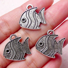 Tropical Fish Charm / Aquarium Fish Charms (3pcs / 19mm x 19mm / Tibetan Silver) Sea Life Jewelry Sealife Beach Ocean Coral Reef Fish CHM864