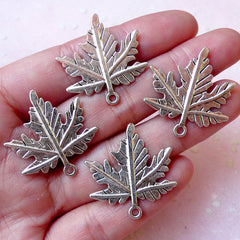 Maple Leaf Charm / Canada Charm (4 pcs / 26mm x 28mm / Tibetan Silver) Floral Jewellery Wine Charm Favor Charm Bookmark Zipper Pull CHM885