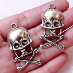 Skull w/ Cross Bones Charm (2 pcs / 22mm x 39mm / Tibetan Silver) Spooky Halloween Charm Creepy Jewellery Skull Pendant Zipper Pull CHM886