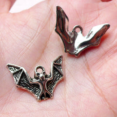 Bat Charm (6pcs / 23mm x 17mm / Tibetan Silver) Spooky Jewelry Creepy Halloween Pendant Bracelet Party Favor Charm Wine Glass Charm CHM942