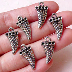 Dagger Horn Tooth Claw Charms (6pcs / 10mm x 20mm / Tibetan Silver / 2 Sided) Pendant Necklace Bracelet Keychain Bookmark Wine Charm CHM1102