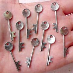 House Key Charms (10pcs / 8mm x 30mm / Tibetan Silver) Door Key Pendant Steampunk Necklace Earrings Zipper Pull Keychain Wine Charm CHM1129