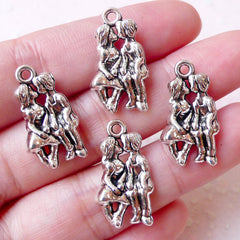 Kissing Charms Boyfriend Girlfriend Lover Charm (4pcs / 13mm x 23mm / Tibetan Silver / 2 Sided) Valentines Day Wedding Favor Charm CHM1247