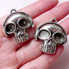Funky Skull w/ Headphone Charms (2pcs / 30mm x 32mm / Tibetan Silver) Spooky Skull Jewelry Punk Necklace Pendant Keychain Key Fob CHM1310