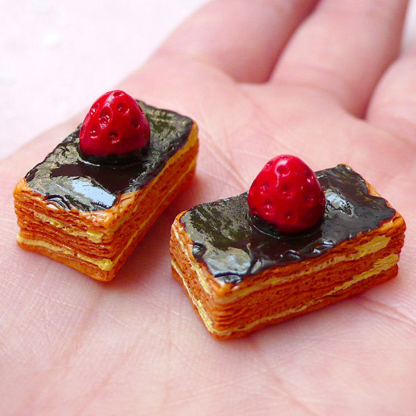 3D Strawberry Puff Pastry Cabochons (2pcs / 21mm x 15mm / Flat Bottom) Kitsch Miniature Sweets Deco Dollhouse Dessert Kawaii Decoden FCAB284