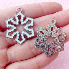 White Snowflakes Charms Snow Flakes Enamel Charm (2pcs / 25mm x 32mm / Silver & White) Zipper Pull Keyring Bookmark Christmas Charm CHM1612