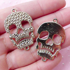 Gold Skull Connector Charms (2pcs / 22mm x 34mm) Skull Head Spooky Halloween Necklace Bracelet Bookmark Zipper Pull Keychain Charm CHM1723