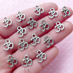 Tiny OM Charms AUM Charm (16pcs / 9mm x 10mm / Tibetan Silver) Hinduism Hindu Buddhism Jainism Devanagari Sanskrit Religious Symbol CHM1771