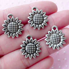 CLEARANCE Silver Sunflower Charms Helianthus Charm (4pcs / 16mm x 18mm / Tibetan Silver) Plant Flower Jewellery Floral Decoration Favor Charm CHM1783