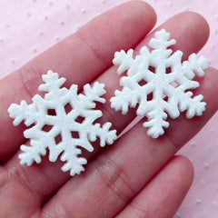 Snow Flake Cabochons Snowflake Cabochon w/ Glitter Powder (2pcs / 26mm x 30mm / White / Flat Back) Christmas Deco Winter Jewellery CAB427