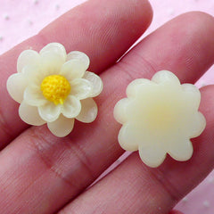 Little Flower Cabochons (3pcs / 17mm / Light Yellow / Flat Back) Floral Earrings Headband Hairpin DIY Cellphone Decoden Embellishment CAB425