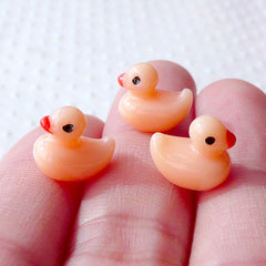 Terrarium Bathing Duck Cabochon in 3D (7mm x 9mm / Salmon / 3pcs) Miniature Animal Cabochon Kawaii Decoden Phone Case Kitsch Jewelry CAB502