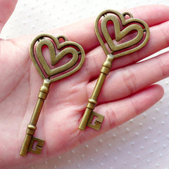 Big Heart Key Charm / Large Skeleton Key Pendant (2pcs / 31mm x 69mm / Antique Bronze) Necklace Purse Charm Steampunk Jewellery CHM2139