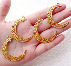 Crescent Charms / Filigree Moon Connector Charm (4pcs / 30mm x 39mm / Gold) Quarter Moon New Moon Pendant Celestial Lune Necklace CHM2168