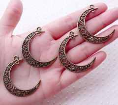 Filigree Moon Connector Charm / Crescent Pendant (4pcs / 30mm x 39mm / Antique Bronze) Quarter Moon New Moon Lune Celestial Necklace CHM2172