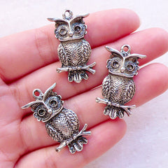 Silver Owl Charms (3pcs / 17mm x 30mm / Tibetan Silver) Animal Jewelry Bird Pendant Earrings Zipper Pull Keychain Bookmark Charm CHM2377